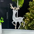 Transparenter Weihnachtsanhänger Hirsch aus Acryl mit Goldpailletten und Maßen - Laufendes Rentier / Champagner Kristall