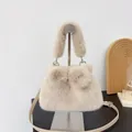Elegante aprikosenfarbene Plüschhandtasche mit Schleife aus weichem Nerzimitat Pelz - Aprikose