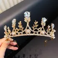 Élégant diadème de princesse pour enfants avec perles et cristaux dorés scintillants - Forme de Couronne en Strass (Couronne en Alliage) / Or