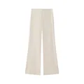 Hoge resolutie detailweergave van elegante crème damesbroek met wijde pijpen en hoge taille - S / Bottoms / Broken Wit