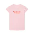 Detailopname van een trendy roze casual dames-T-shirt met rode tekstprint Make Memories. - S / Tops / Roze
