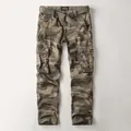 Robuste Herren-Outdoor-Cargohose in Camouflage mit passendem Gürtel und Seitentaschen - 30 / Unterteile / Wüstentarnung