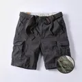 Modische Herren Cargo-Shorts in Dunkelgrau mit Gürtel und praktischem Knopfleiste-Detail - Dunkelgrau