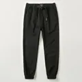 Herren-Jogginghose aus schwarzer Baumwolle mit integriertem Gürtel und elastischem Bund - S / Unterteile / Schwarz