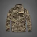 Vintage Camouflage Militärjacke für Herren in klassischem grünen Armeemuster mit Reißverschluss - S / Oberteile / Wüstentarnung