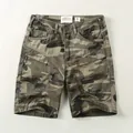 Pantaloncini cargo mimetici da uomo in cotone lavato, vestibilità ampia e casual. - 38 / Pantaloni e gonne / Mimetico Deserto