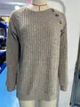 Pull à manches longues en maille côtelée gris chiné avec boutons décoratifs à l'épaule - Gris