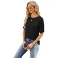 Professioneel zwart dames-T-shirt met ronde hals en stijlvolle gouden knoopdetails op mouwen - S / Tops / Zwart