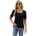 Elegante t-shirt nera da donna con scollo quadrato, maniche a sbuffo e bordo stampato - Nero