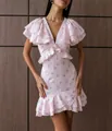 Elegantes Mini-Blumenkleid mit Rüschen und V-Ausschnitt für den Sommer - S / Oberteile / Rosa