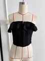 Top corto de encaje negro de estilo francés con dobladillo de volantes en maniquí - S / Tops / Negro