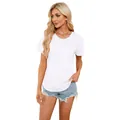 Elegante witte dames t-shirt met ronde hals en smokwerk details, comfortabele en losse pasvorm - S / Tops / Wit