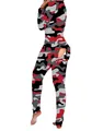 Detailansicht eines Camouflage-Einteiler-Pyjamas mit funktioneller geknöpfter Gesäßklappe - 2XL / Oberteil Und Unterteil / Camouflage-Druck