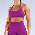 Hochelastisches violettes nahtloses Yoga-Set mit Neckholder-Sport-BH und Leggings - XS / Oberteil Und Unterteil / Beerenrot