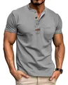 T-shirt Henley grigia a maniche corte da uomo con tasca sul petto e bottoni - Grigio