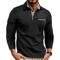 Detalle de polo negro de manga larga con cuello y bolsillo de cuadros clásicos - S / Tops / Negro