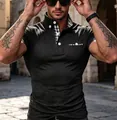 Polo da uomo grigio scuro slim fit con dettagli del colletto a quadri neri e bianchi - Taglia S / Top / Nero
