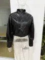 Chaqueta corta de cuero sintético negro estilo punk retro con cuello alto para mujer. - S / Tops / Negro