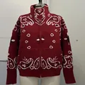 Cárdigan de punto vintage con estampado de cachemira rojo, cuello alto y cremallera frontal - M / Tops / Rojo