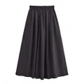 Vue détaillée d'une jupe midi plissée gris foncé avec une taille haute élastique - XS / Bas / Noir
