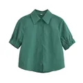 Chemise élégante à manches courtes et col à revers pour femme en vert foncé à volants - XS / Hauts / Vert
