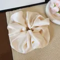 Coletero de satén beige extragrande, de unos 18 cm de diámetro - 18cm / Beige