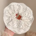 Elegante coletero de satén blanco extragrande con lunares negros y encaje delicado - Decoración de encaje de lunares / 17cm / Blanco