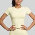 Eng anliegendes, schnelltrocknendes kurzärmliges Damen Sport-T-Shirt in Hellgelb - S / Oberteile / Hellgelb