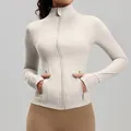 Giacca da yoga crema slim fit con cerniera e asole per i pollici per fitness sport - Taglia S / Top / bianco crema