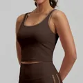 Camiseta de yoga de alto impacto en color marrón chocolate con copas fijas - S / Tops / Café destilado