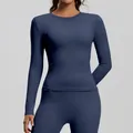 Top da yoga a manica lunga blu scuro slim fit con girocollo per sport e fitness professionale - Blu Balena