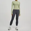 Set yoga due pezzi con top a maniche lunghe verde menta e leggings grigi a vita alta - Taglia S / Top E Pantaloni / Verde Noce Moscata + Grigio Canna di Fucile