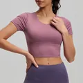 Professionelles kurzärmliges Mauve-Yoga-Crop-Top für Damen Fitness und Gymwear - S / Oberteile / Beerenlila