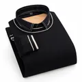 Jersey de punto negro para hombre, efecto dos piezas con cuello camisa y forro polar - L / Tops / Negro