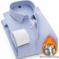 Langärmeliges blau-kariertes Herrenhemd mit warmem Wollfutter für das Business-Outfit - Blau Kariert