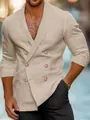 Dettaglio di camicia da uomo beige doppiopetto in cotone e lino con bottoni in legno. - Taglia S / Top / Albicocca