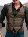 Vue détaillée du gilet en tweed pour hommes avec sangles en cuir et boutons vintage - S / Hauts / Brun Foncé