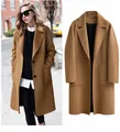 Stile da strada e vista piatta di un elegante cappotto di lana cammello con revers - Taglia M / Top / Kaki