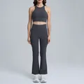 Graues zweiteiliges Yoga-Set mit engem Racerback-Top und hoch taillierter Schlaghose - L / Oberteil Und Unterteil / Grau