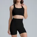 Set yoga nero due pezzi con reggiseno sportivo e pantaloncini fitness a vita alta - Taglia S / Top E Pantaloni / Nero