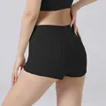 Zwarte sportshort met hoge taille en functionele achterzakken voor yoga en fitness training - S / Bottoms / Zwart