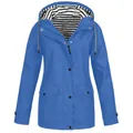 Veste à capuche d'extérieur imperméable bleue brillante avec doublure rayée, SKU. - M / Hauts / Bleu clair