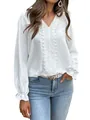 Dettaglio della camicetta bianca con scollo a V, pizzo e polsini a balze - Taglia S / Top / Bianco
