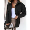Eleganter schwarzer Wollmantel für Damen mit langen Ärmeln und klassischem Reverskragen - S / Oberteile / Schwarz