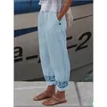 Leichte Damen Leinenhose in Hellblau mit elegantem Spitzenbesatz am Saum und Taschen - S / Unterteile / Hellblau