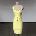 Élégante robe bandage sans manches jaune pâle à col en V avec cordon de serrage chic. - Style Moulant Jaune Clair