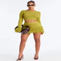 Completo in maglia verde oliva con crop top a maniche lunghe e minigonna con frange - Taglia S / Top E Pantaloni / Verde