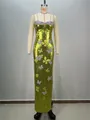 Vista completa del vestido de noche verde lima con lentejuelas y mariposas bordadas - S / Top Y Pantalón / Verde amarillento