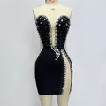 Abito corto nero sexy con strass pesanti e spacco alto per serate eleganti - Taglia S / Modello corto / Nero