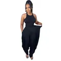 Détail de l'ensemble deux pièces noir avec haut à licou froncé et pantalon large - S / Haut et Bas / Noir